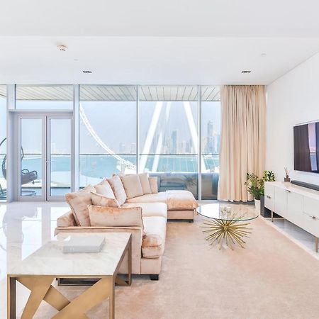 Luxury 2 Bedroom Beachfront Apt W Stunning Sea View Dubai Exterior foto