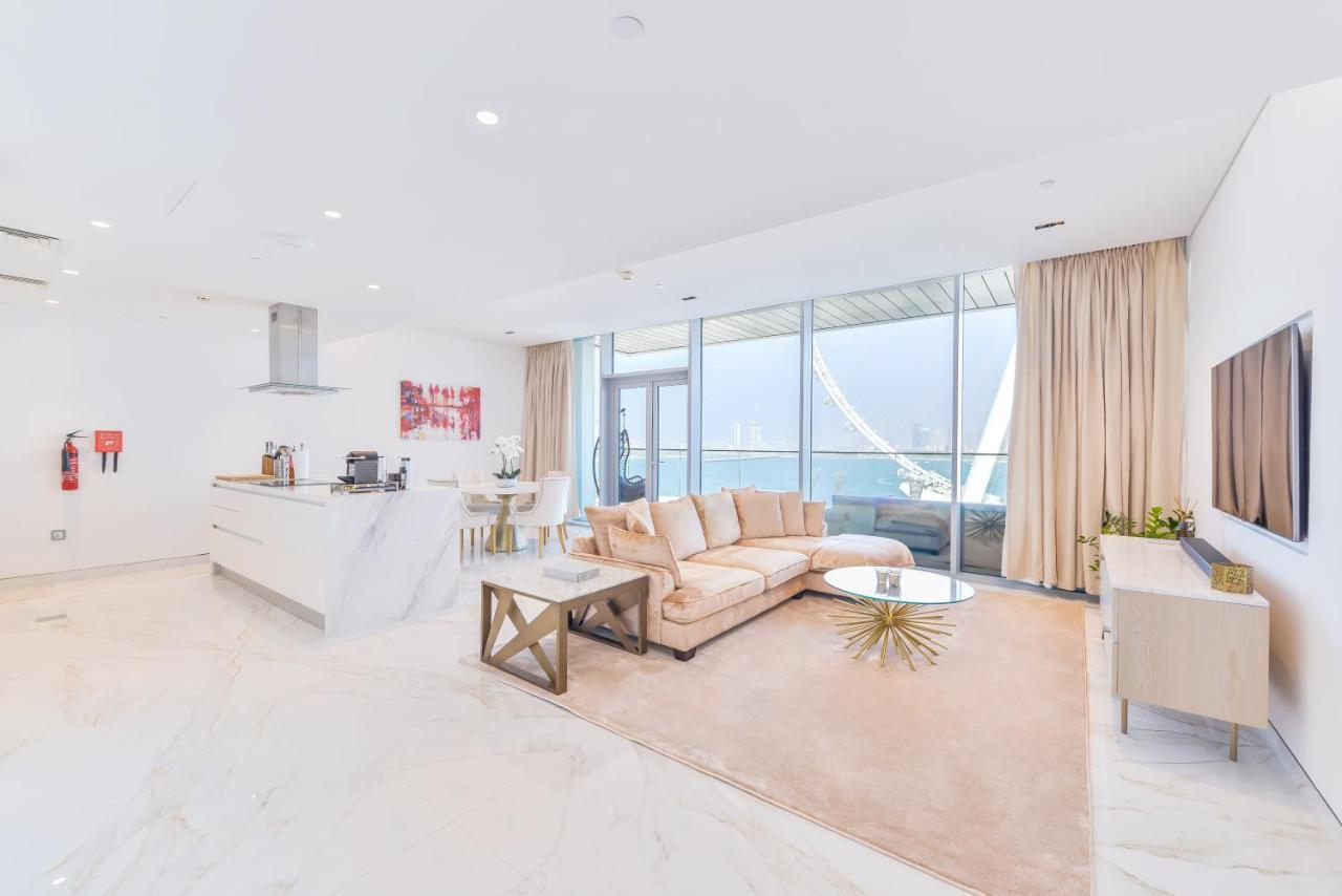Luxury 2 Bedroom Beachfront Apt W Stunning Sea View Dubai Exterior foto