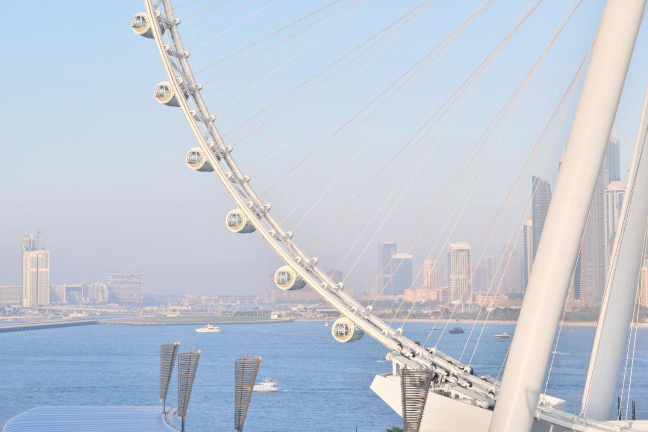 Luxury 2 Bedroom Beachfront Apt W Stunning Sea View Dubai Exterior foto