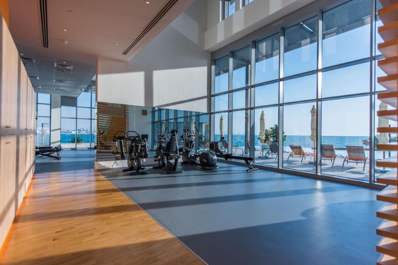 Luxury 2 Bedroom Beachfront Apt W Stunning Sea View Dubai Exterior foto